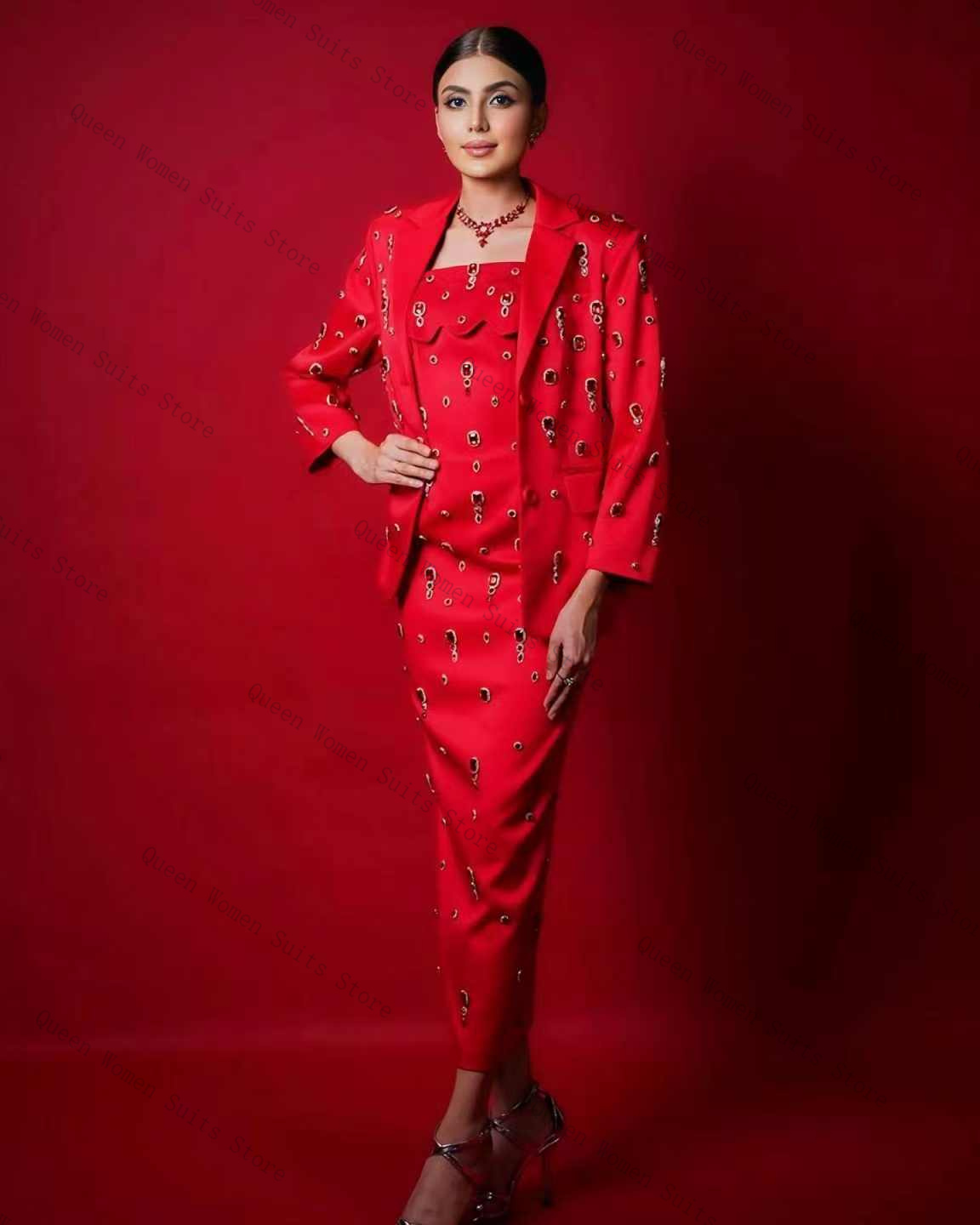 Luxury Red Crystals Women Suit - Women'S Red Formal Wear recensie en prijs