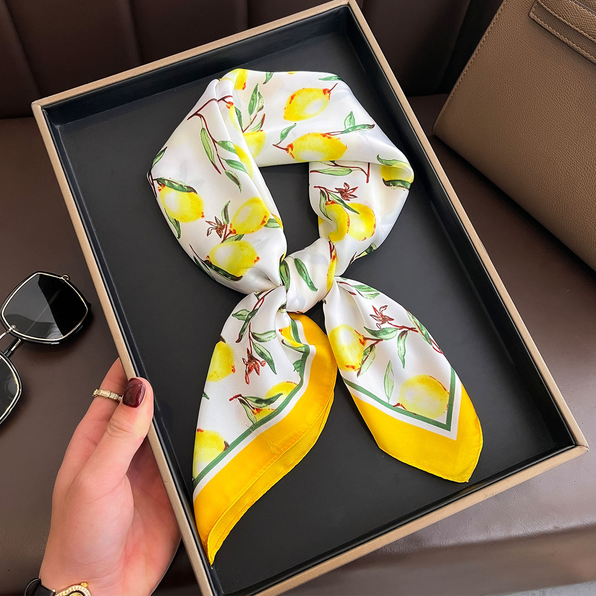 2025 New Yellow Lemon Print Sq - Scarf Silk Neck recensie en prijs
