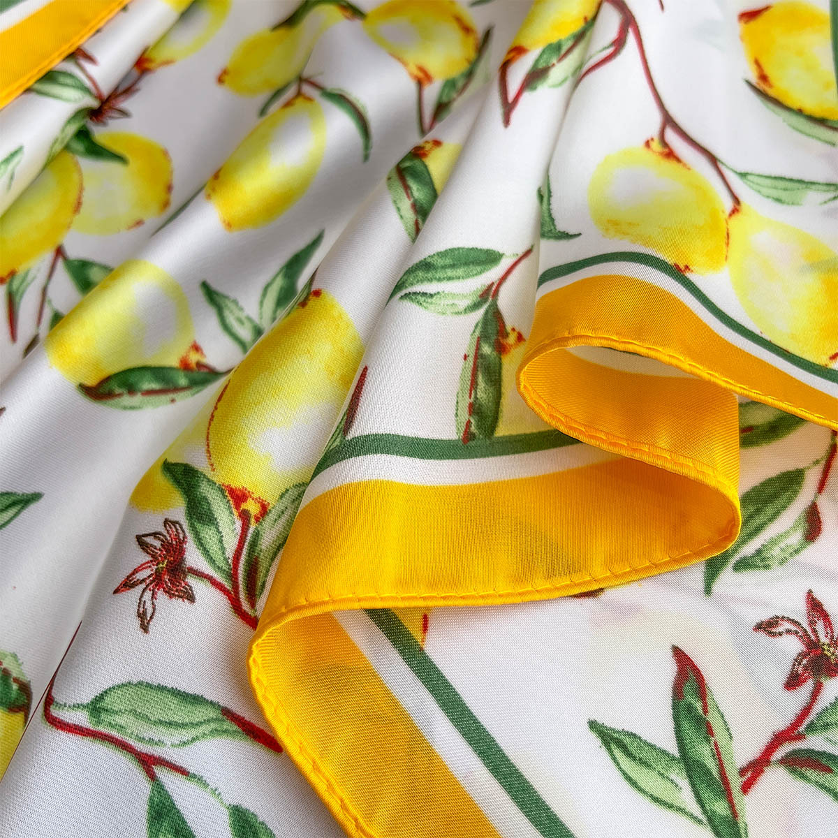2025 New Yellow Lemon Print Sq - Scarf Silk Neck recensie en prijs